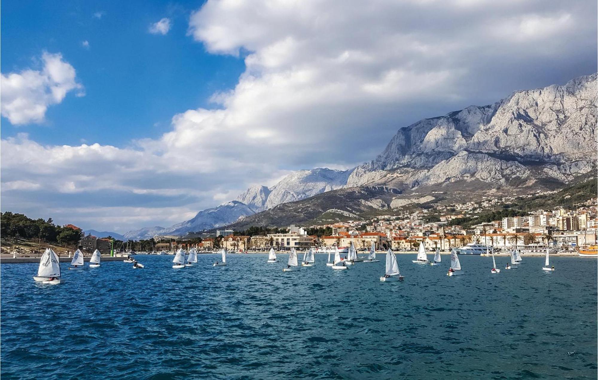 1 Bedroom Stunning Apartment In Makarska Exterior foto
