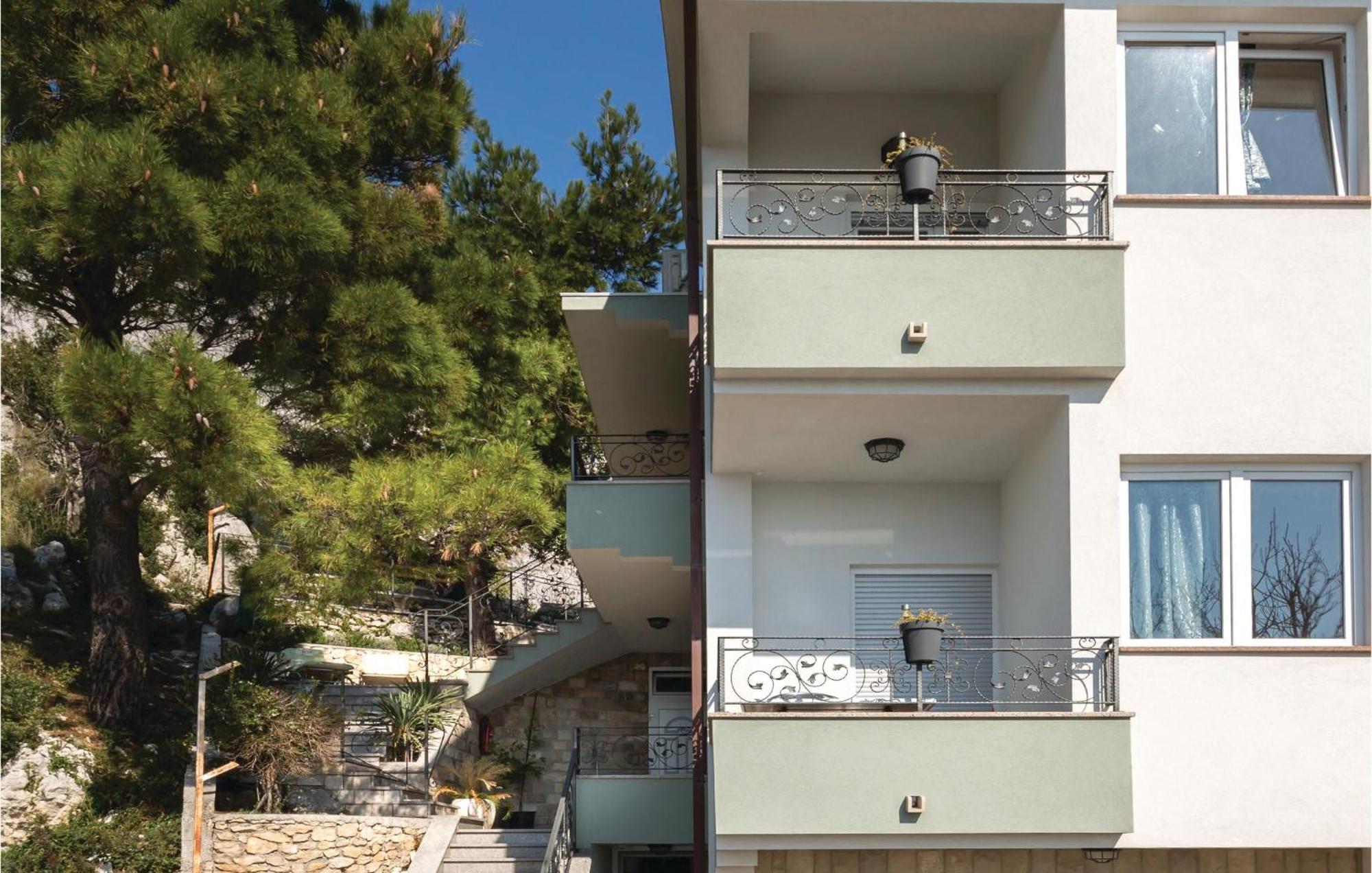1 Bedroom Stunning Apartment In Makarska Exterior foto