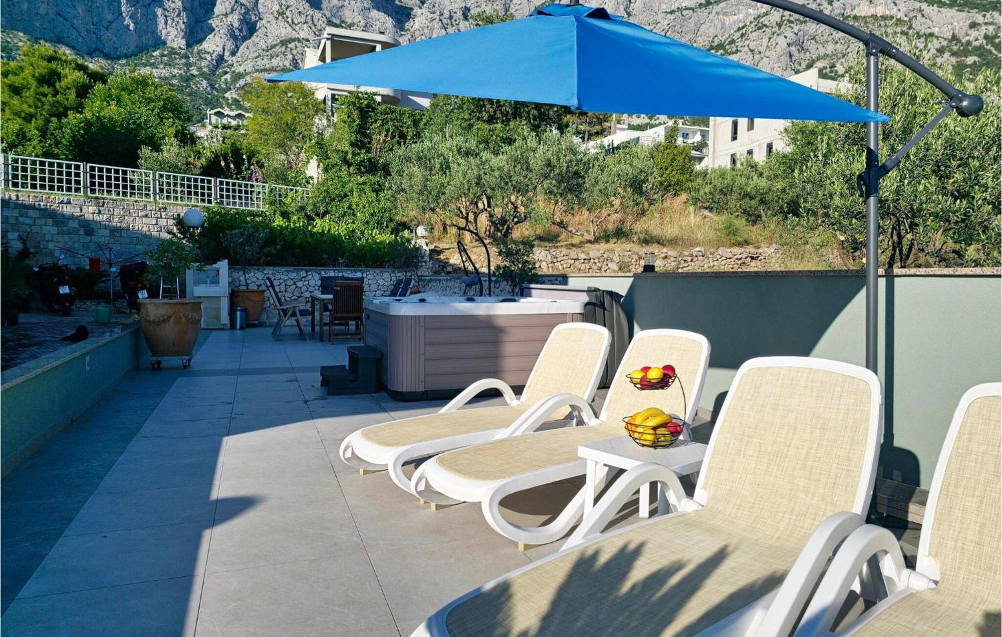 1 Bedroom Stunning Apartment In Makarska Exterior foto